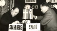 Aunque no soy muy amigo de estudiar aperturas, en esta ocasión voy a hacer una excepción y analizar una partida del Torneo de Zúrich 1953 en la que las negras [&hellip;]